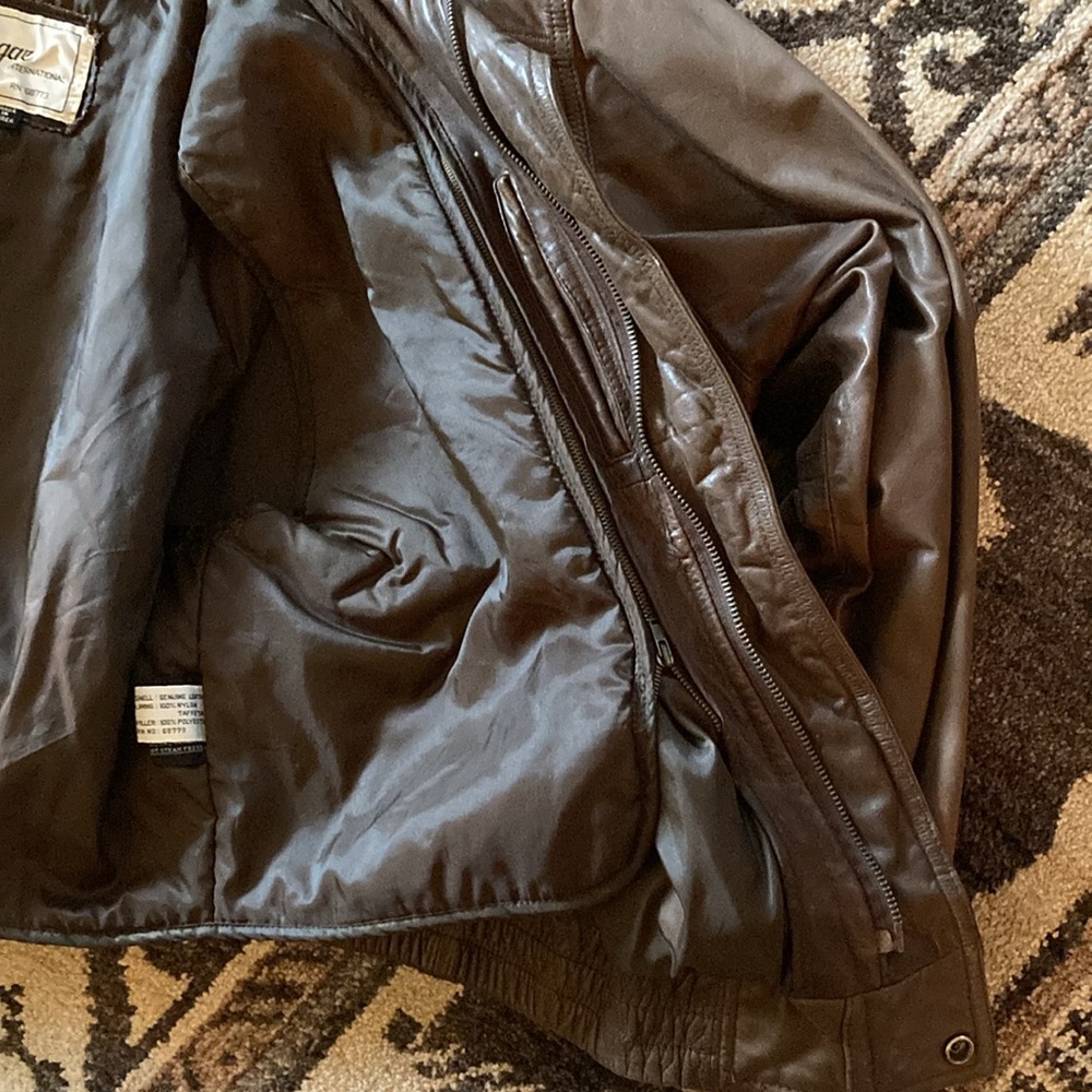 Vintage Women’s Cougar International Leather Jacket (M) - Picture 3 of 9
